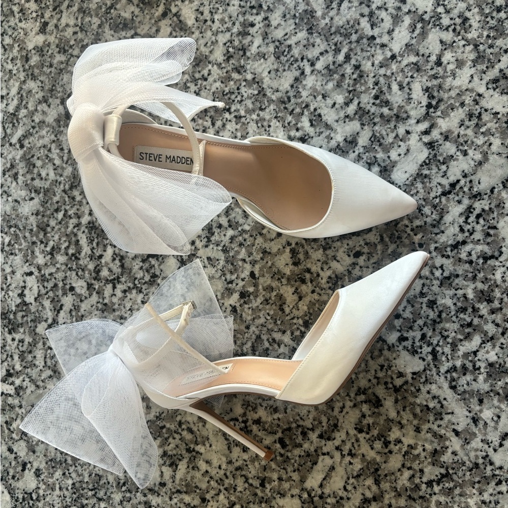 Steve Madden White Heels with Tulle Bow